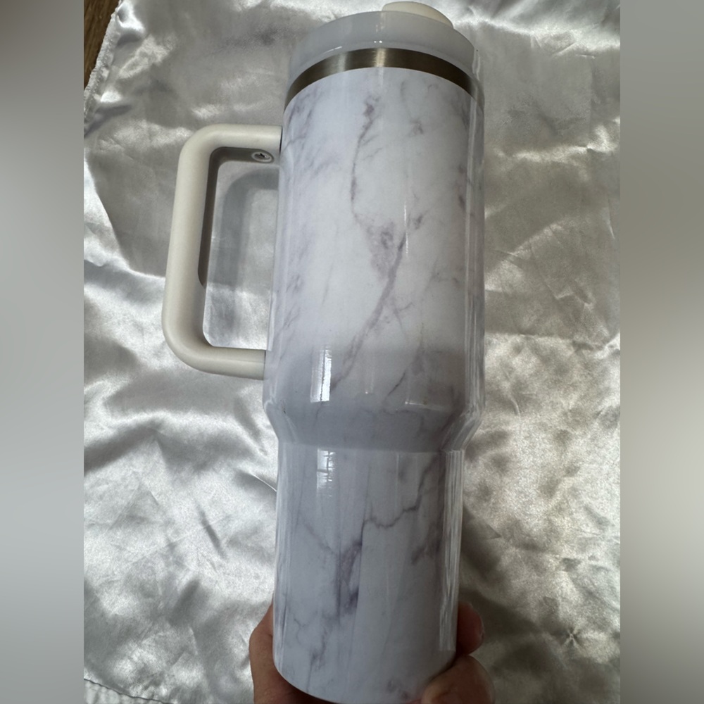 Swig tumbler